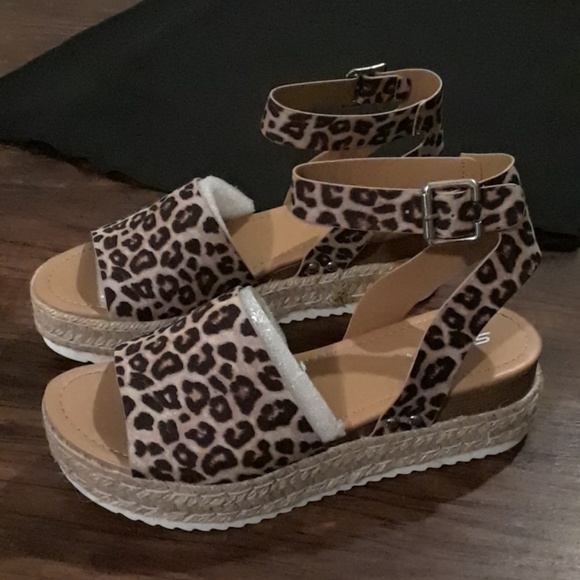 🎇🎇 SUMMER SALE 💥Cute dress with sandals 💥💥 - Picture 4 of 6